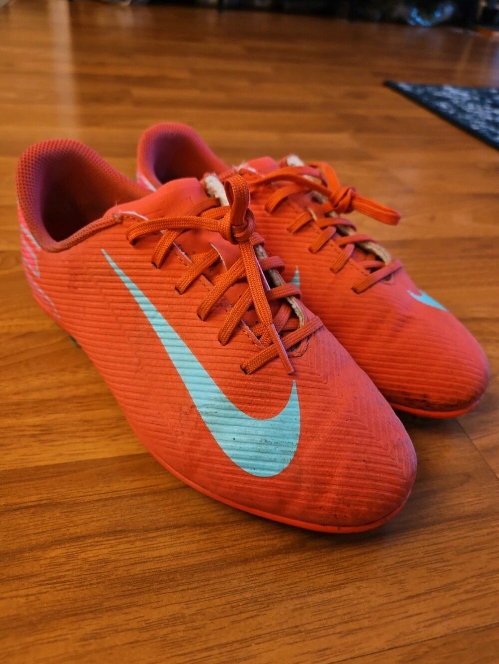 Kids 4.5Y Nike Cleats